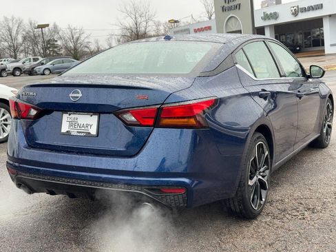 Used 2023 Nissan Altima 2.5 SR image 3