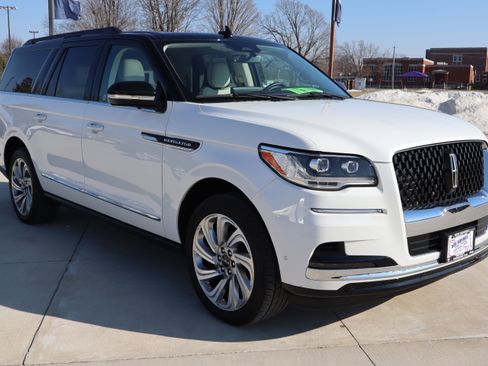 Used 2024 Lincoln Navigator L Black Label AWD/4WD image 4