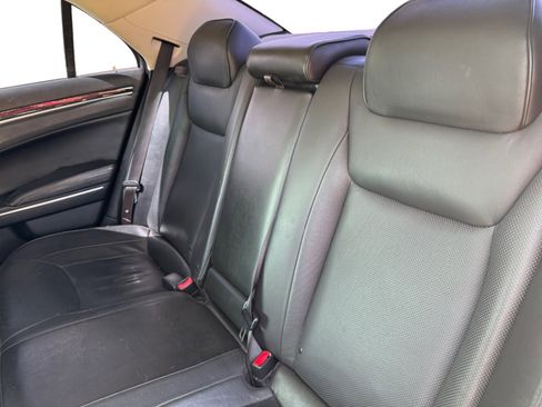 Used 2018 Chrysler 300 Limited image 16