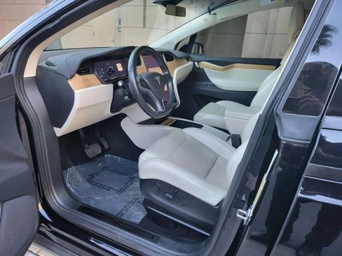 Used 2018 Tesla Model X 100D AWD/4WD image 17