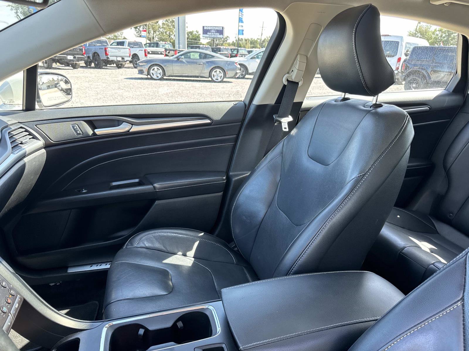 Used 2017 Ford Fusion Titanium FWD image 15