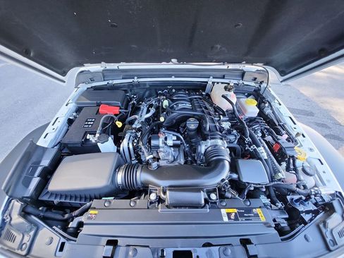 Used 2023 Jeep Wrangler Sport S image 32