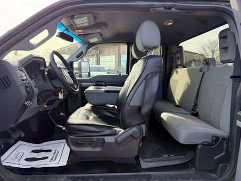 Used 2013 Ford F250 XLT w/ Snow Plow Prep Pkg image 17