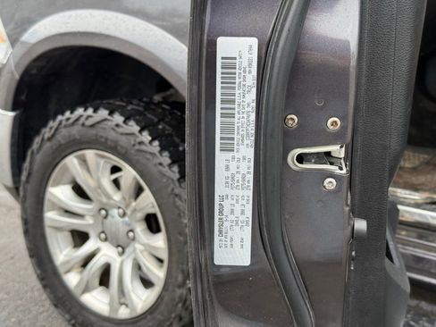 Used 2014 RAM 1500 Laramie Longhorn w/ Convenience Group image 28