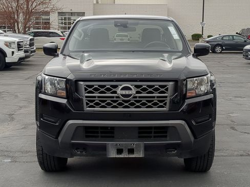 Used 2024 Nissan Frontier SV image 11