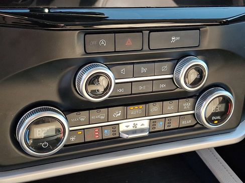 Certified 2024 Ford Expedition Limited image 15