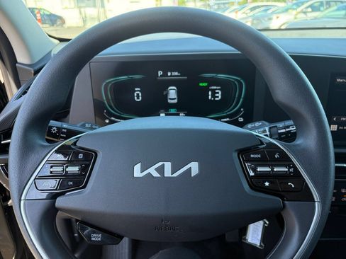 Used 2026 Kia Niro LX FWD image 25