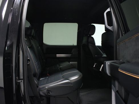 Used 2023 Ford F350 Platinum image 15