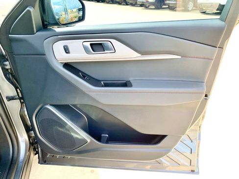 Used 2026 Ford Explorer Active RWD image 29