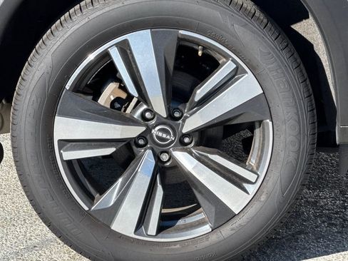 Used 2022 Nissan Rogue Platinum w/ Head-Up Display Package image 25