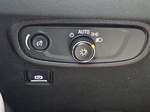 Used 2023 GMC Terrain SLE w/ Driver Convenience Package FWD image 15