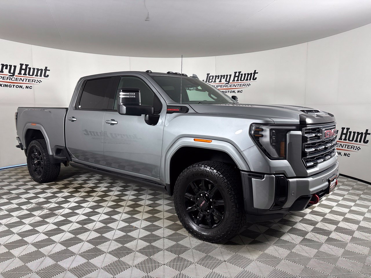 Used 2025 GMC Sierra 3500 AT4 w/ AT4 Premium Plus Package AWD/4WD image 3