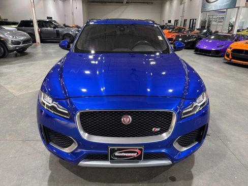 Used 2019 Jaguar F-PACE S image 2