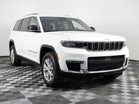Used 2022 Jeep Grand Cherokee L Limited image 10