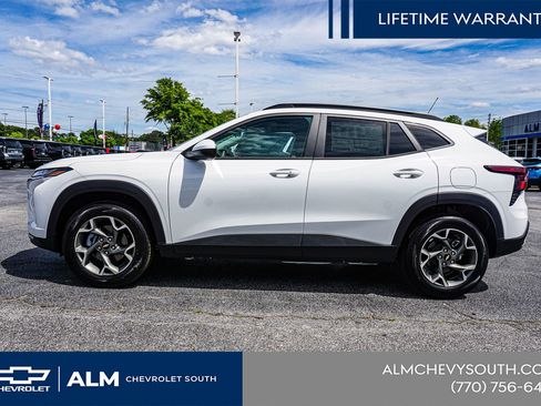 New 2026 Chevrolet Trax LT w/ Sunroof Package image 9