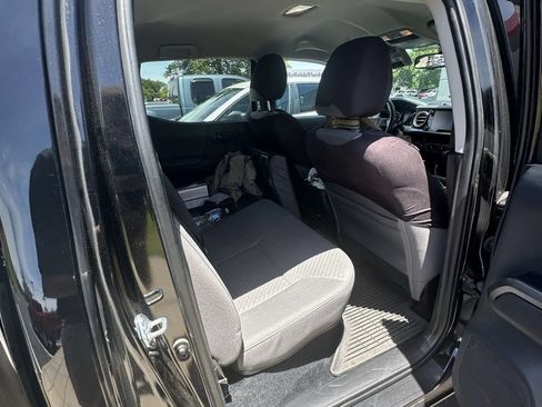 Used 2023 Toyota Tacoma SR5 w/ Technology Package AWD/4WD image 9