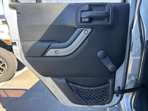 Used 2011 Jeep Wrangler Unlimited Sport image 18