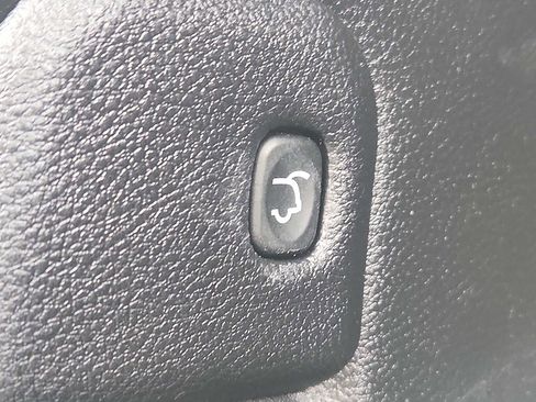 Certified 2021 Jeep Grand Cherokee Laredo X image 28