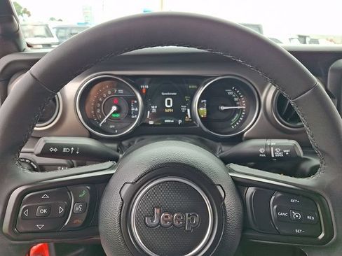 Used 2023 Jeep Wrangler Unlimited AWD/4WD image 19