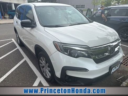 Used 2019 Honda Pilot LX image 1