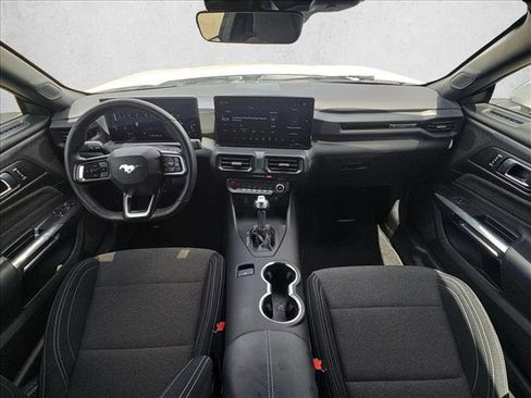 Used 2025 Ford Mustang Coupe RWD image 16