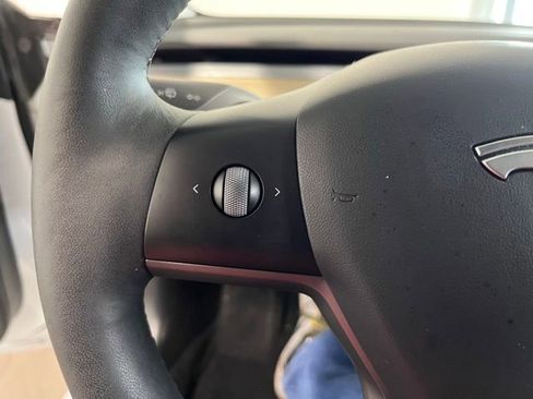 Used 2022 Tesla Model 3 Long Range image 25