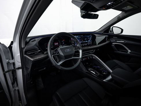 Certified 2025 Audi Q5 Premium w/ Premium Plus AWD/4WD image 10