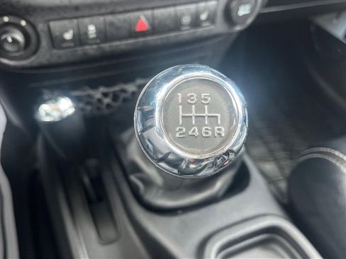 Used 2012 Jeep Wrangler Unlimited Sahara w/ Connectivity Group image 17