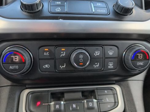 Used 2023 GMC Acadia SLE image 30