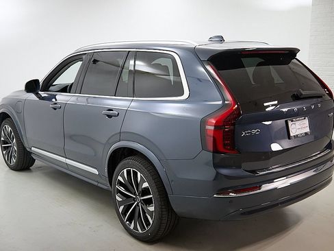 New 2026 Volvo XC90 T8 Plus w/ Protection Package AWD/4WD image 8