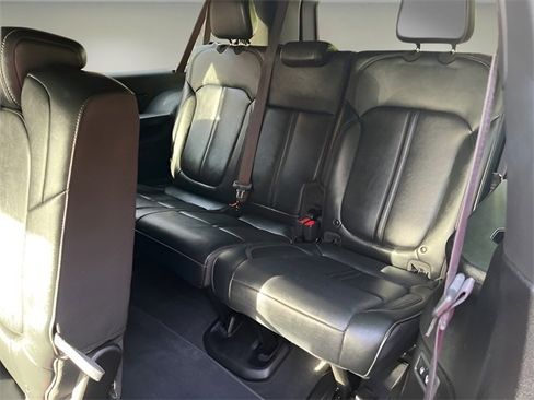 Used 2023 Jeep Wagoneer L Series II image 29