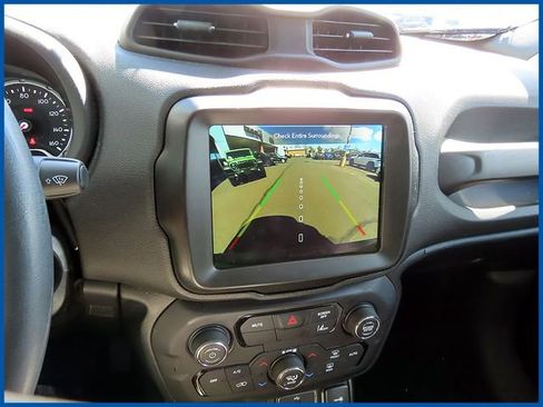 Used 2022 Jeep Renegade Trailhawk image 17