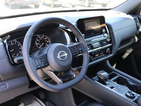 Used 2024 Nissan Pathfinder Rock Creek AWD/4WD image 17