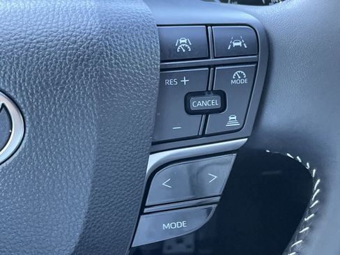 Used 2025 Toyota Camry SE FWD image 11