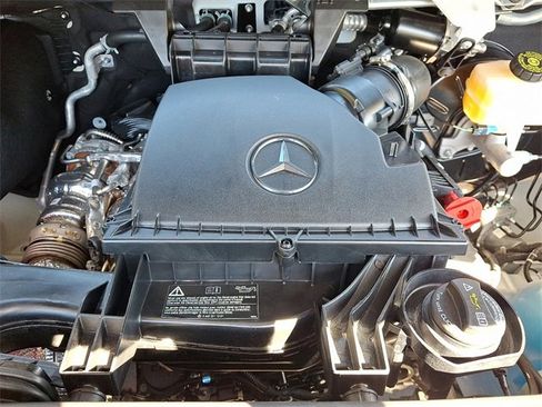 Used 2025 Mercedes-Benz Sprinter 2500 image 25