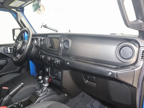 Used 2023 Jeep Gladiator Sport w/ Trailer Tow Package image 43