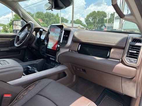 New 2025 RAM 2500 Limited image 23