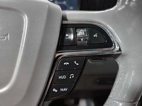 Used 2021 Lincoln Navigator L Reserve w/ Luxury Package AWD/4WD image 29