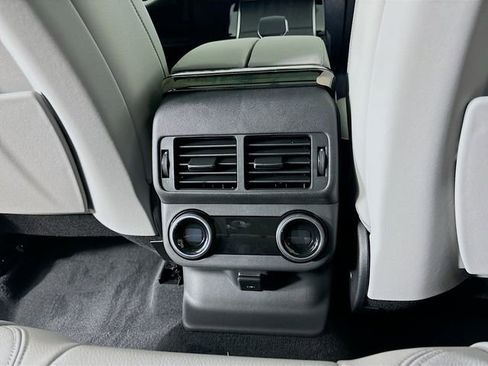 New 2026 Land Rover Range Rover Velar Dynamic SE image 24