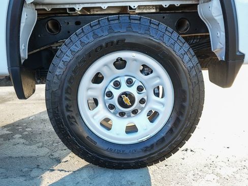 Used 2025 Chevrolet Silverado 2500 LT w/ Convenience Package image 11