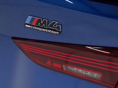 Used 2025 BMW M4 Competition image 18