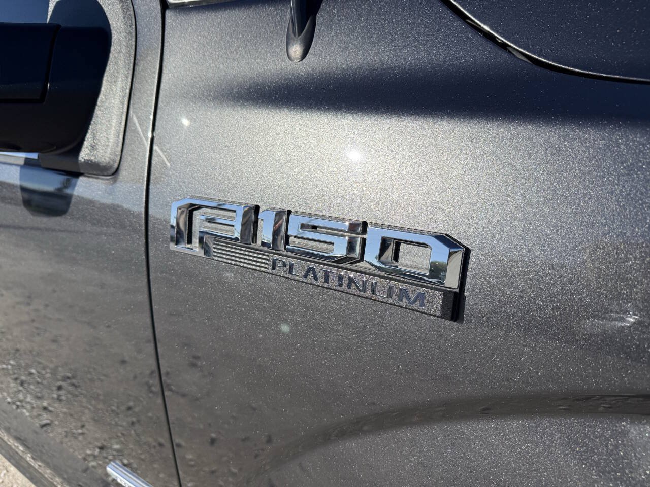 Used 2017 Ford F150 Platinum w/ Equipment Group 701A Luxury AWD/4WD image 16
