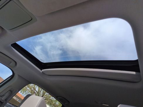 Used 2017 Honda CR-V EX-L image 14