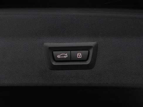 Used 2025 BMW X4 xDrive30i image 36