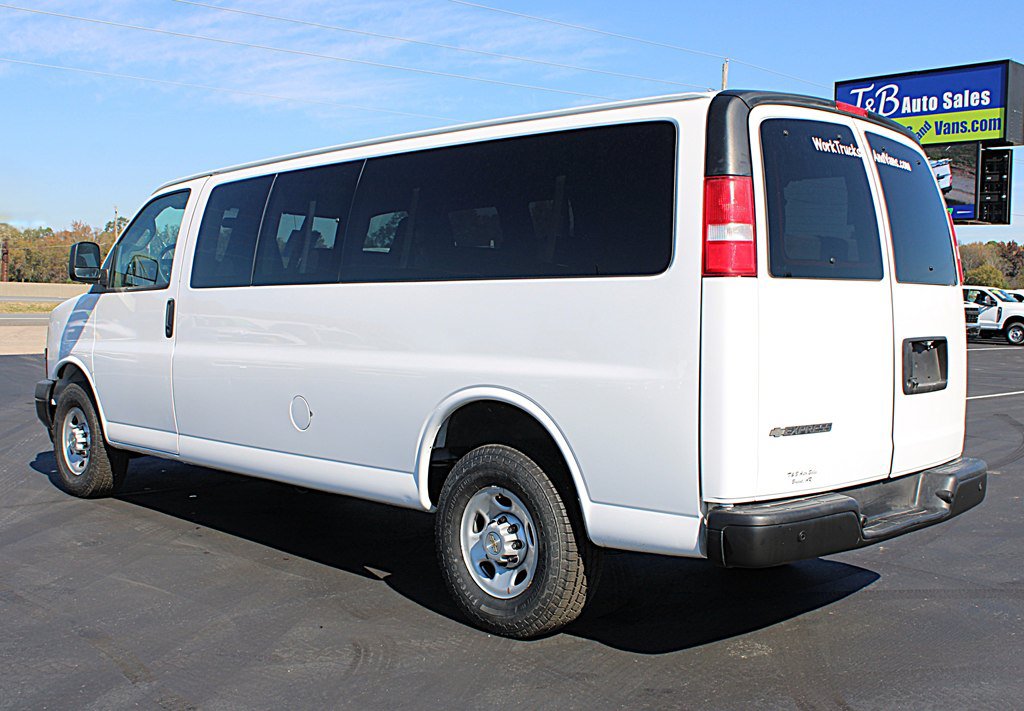 Used 2020 Chevrolet Express 3500 LS RWD image 4