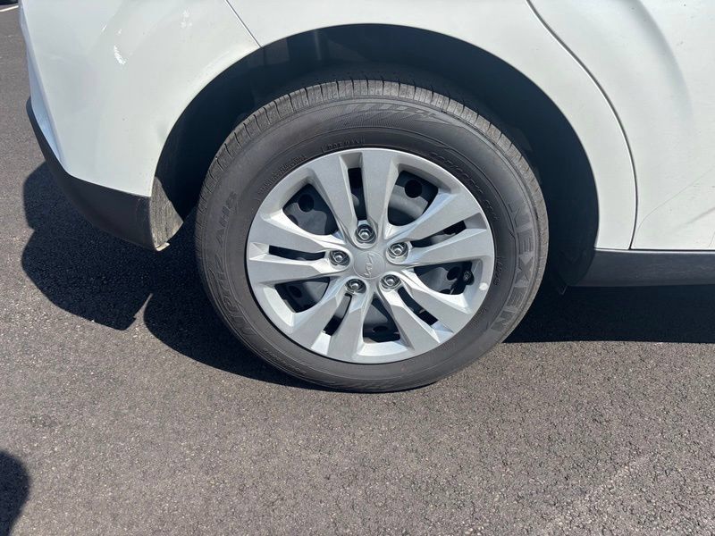 Certified 2024 Kia Soul LX FWD image 16
