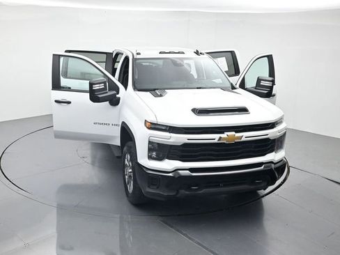 Used 2025 Chevrolet Silverado 2500 Custom AWD/4WD image 45