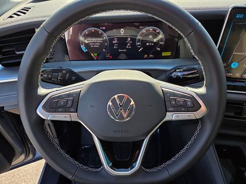 New 2026 Volkswagen Tiguan SE image 10