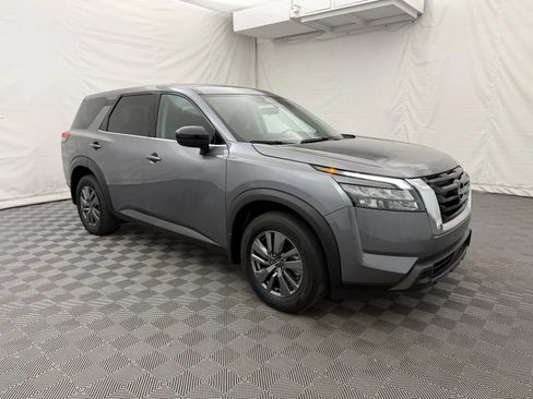 Used 2025 Nissan Pathfinder S AWD/4WD image 4