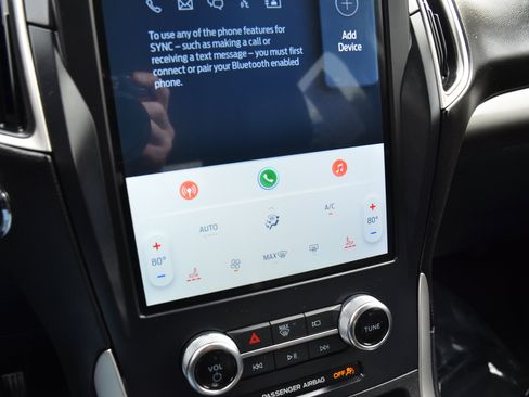 Used 2024 Ford Edge SEL image 12